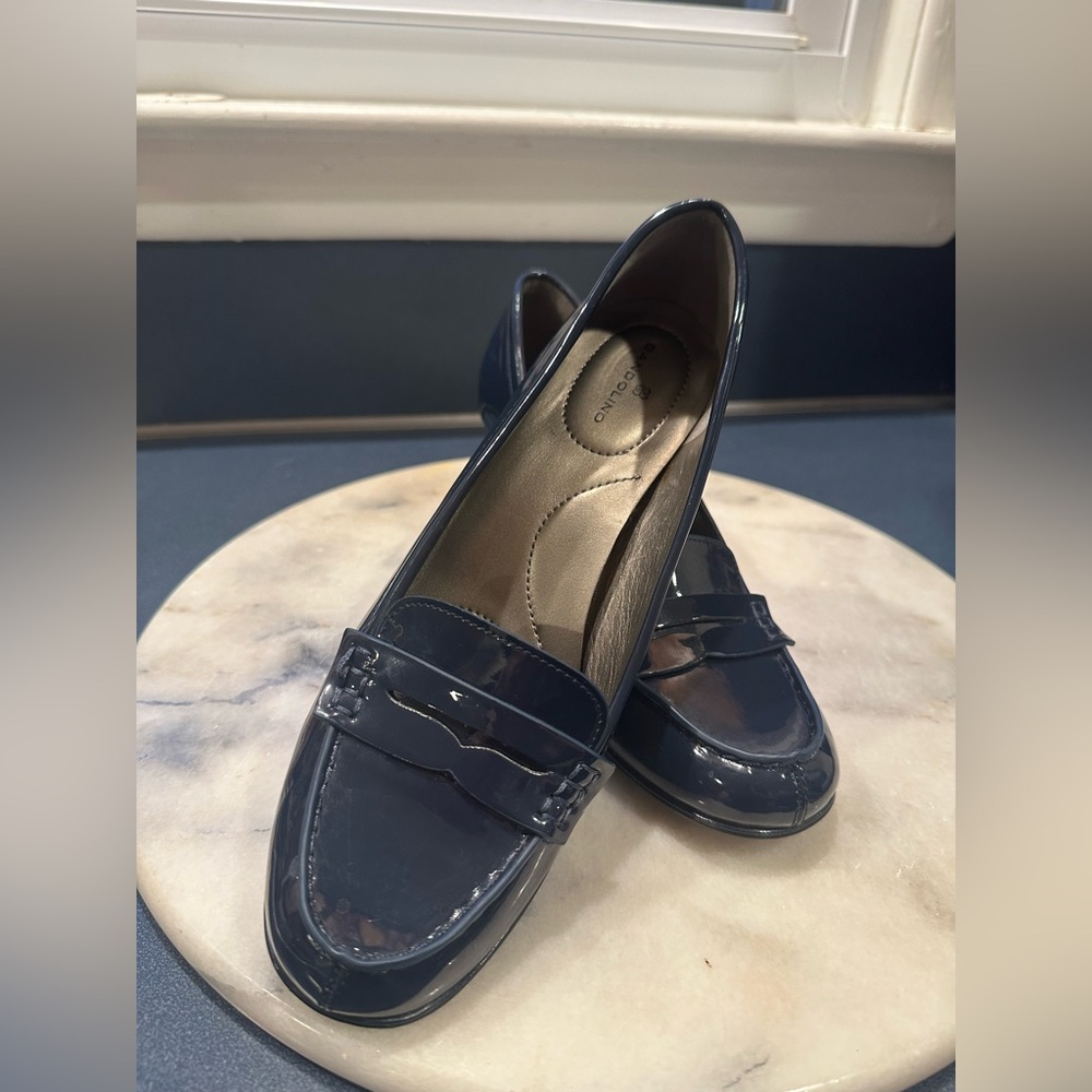 Bandolino Navy Patent Leather Penny Loafers 3 Inch Block Heels Sz 8